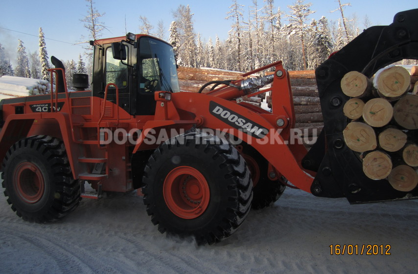 Фронтальный лесопогрузчик DOOSAN DL 550A (3 SP)