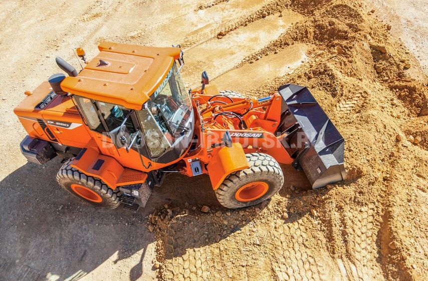 Колесный погрузчик DOOSAN DL 250A (3 SP)