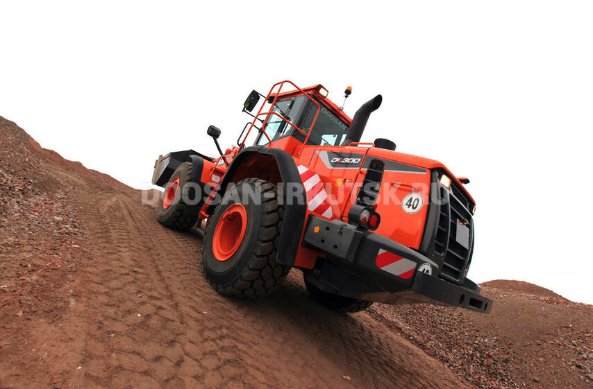 Колесный погрузчик DOOSAN DL 300A (3 SP)