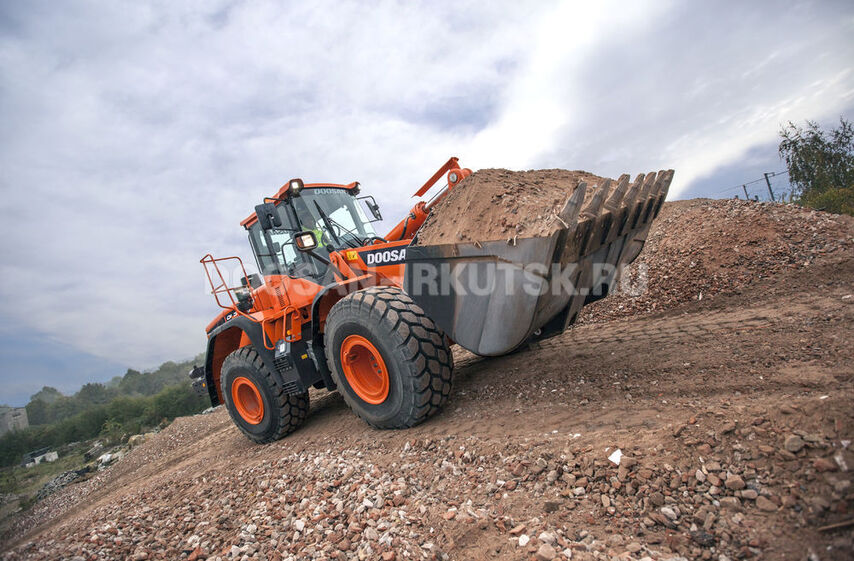 Колесный погрузчик DOOSAN DL 300A (3 SP)