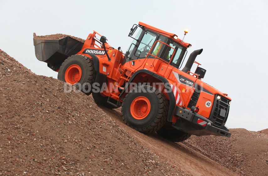 Колесный погрузчик DOOSAN DL 300A (3 SP)