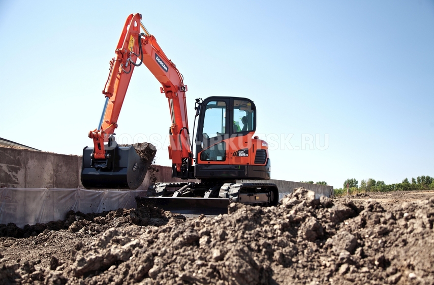 Гусеничный экскаватор DOOSAN DX 80 R