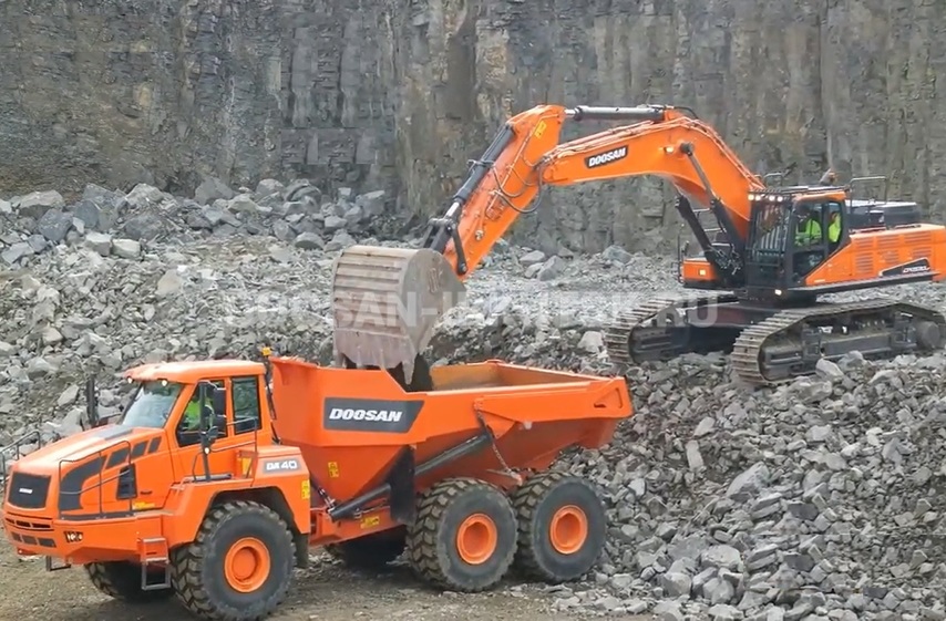 Doosan DX 520 LC в наличии у дилера в Иркутске - лизинг, продажа и запчасти