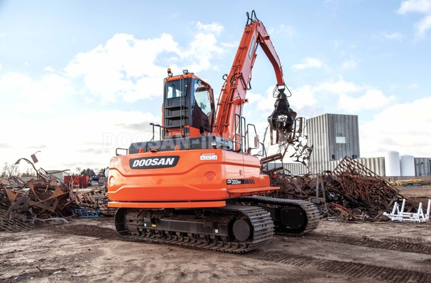 Металлоперегружатель гусеничный DOOSAN DX 300 MH